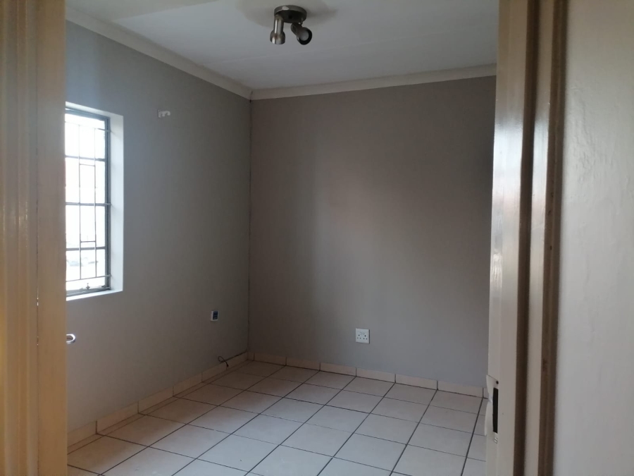 To Let 3 Bedroom Property for Rent in Waterval East North West